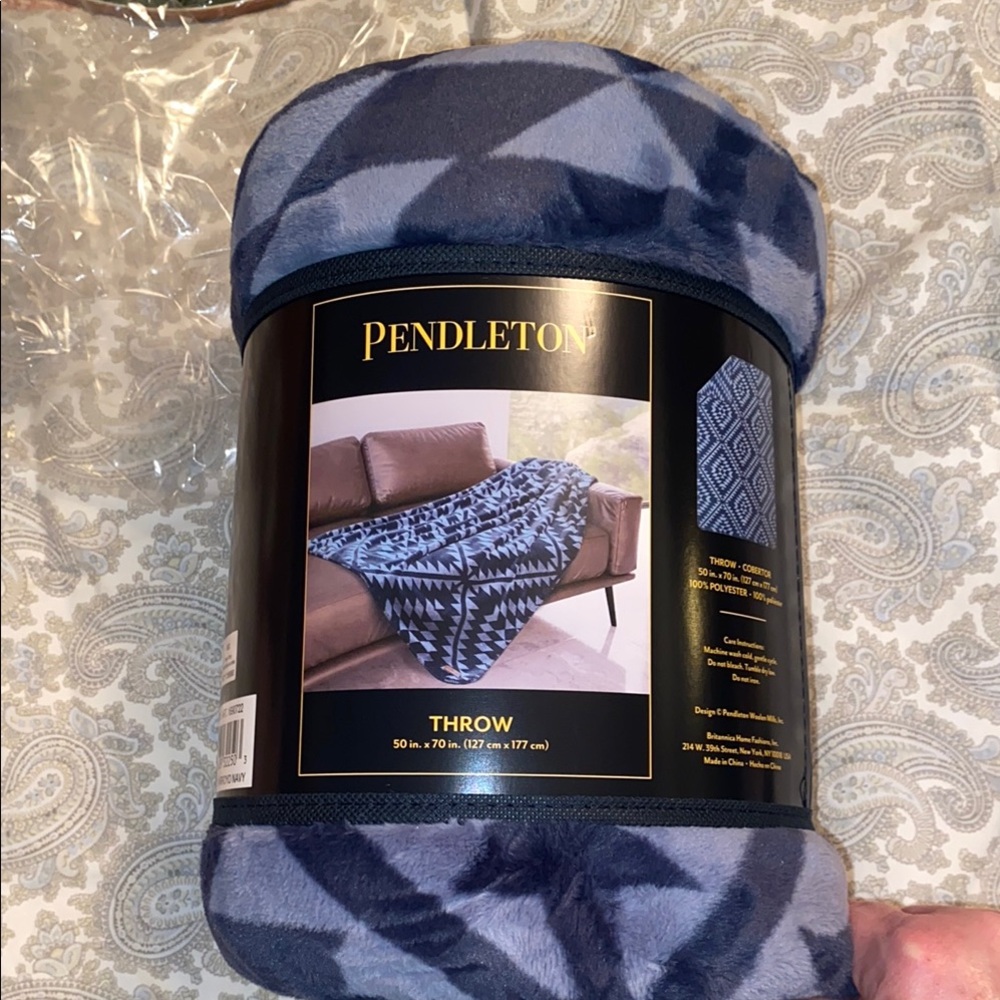 Pendleton Navy and Blue Patterned Throw